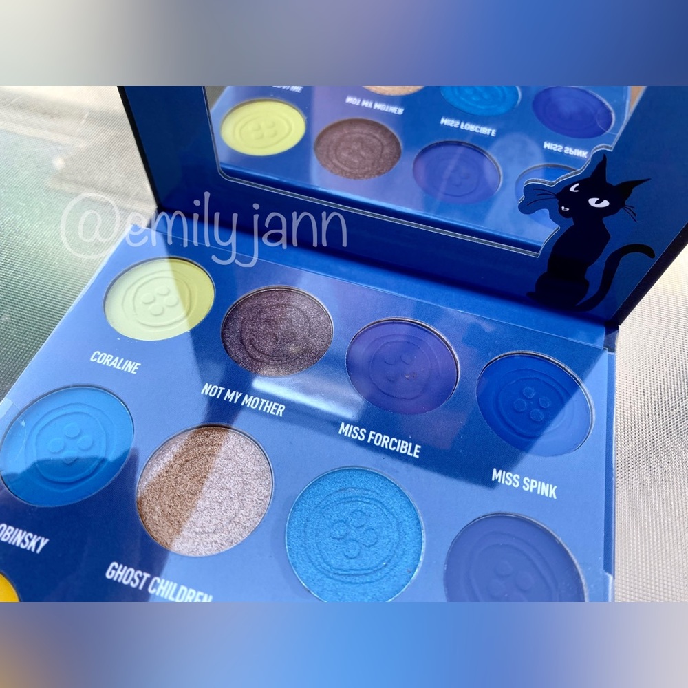 Coraline🌒Eyeshadow Palette - Picture 7 of 12